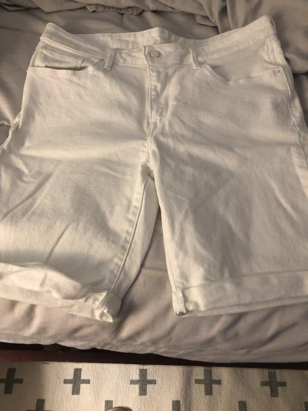 White Levis Denim Shorts Size 32